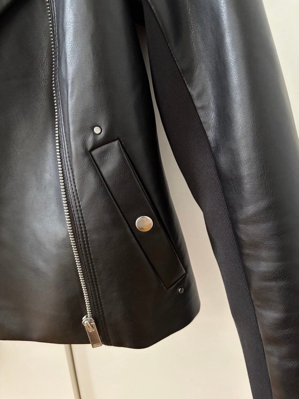 Vero Moda Giacche: Vero Moda Kunstlederjacke – Nuovo (secondo la descrizione) da Neuenegg venduto da rom_2gwp 4