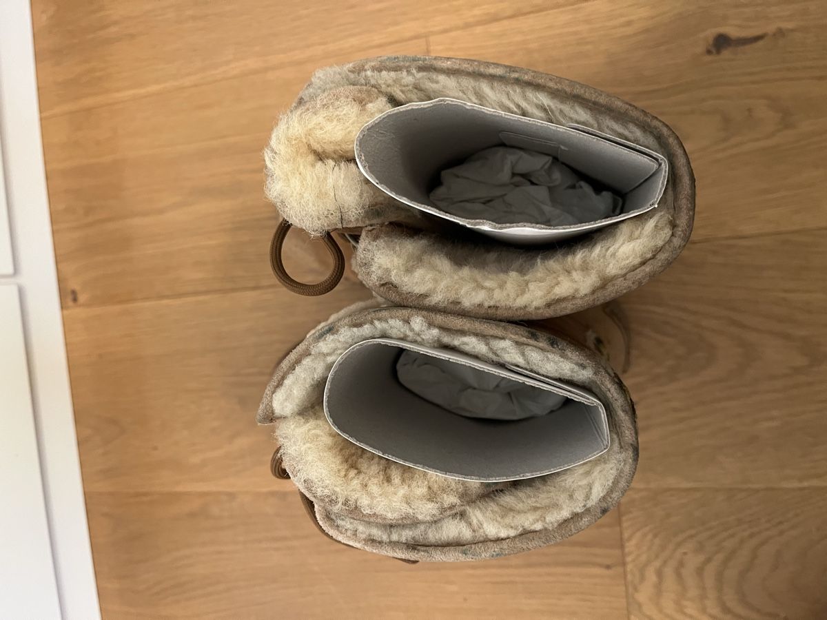 Ugg Scarpe da donna: Bottes UGG W Rommy – Usato da St. Prex venduto da Nikolletta 5