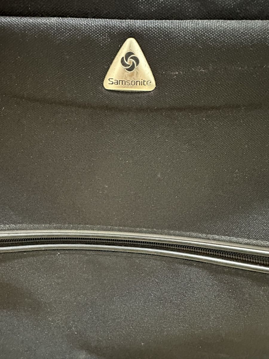 Samsonite Reisekoffer: Samsonite Suitcase Black, Medium Size, Acceptable – Gebraucht aus Zürich von Mirak66 1