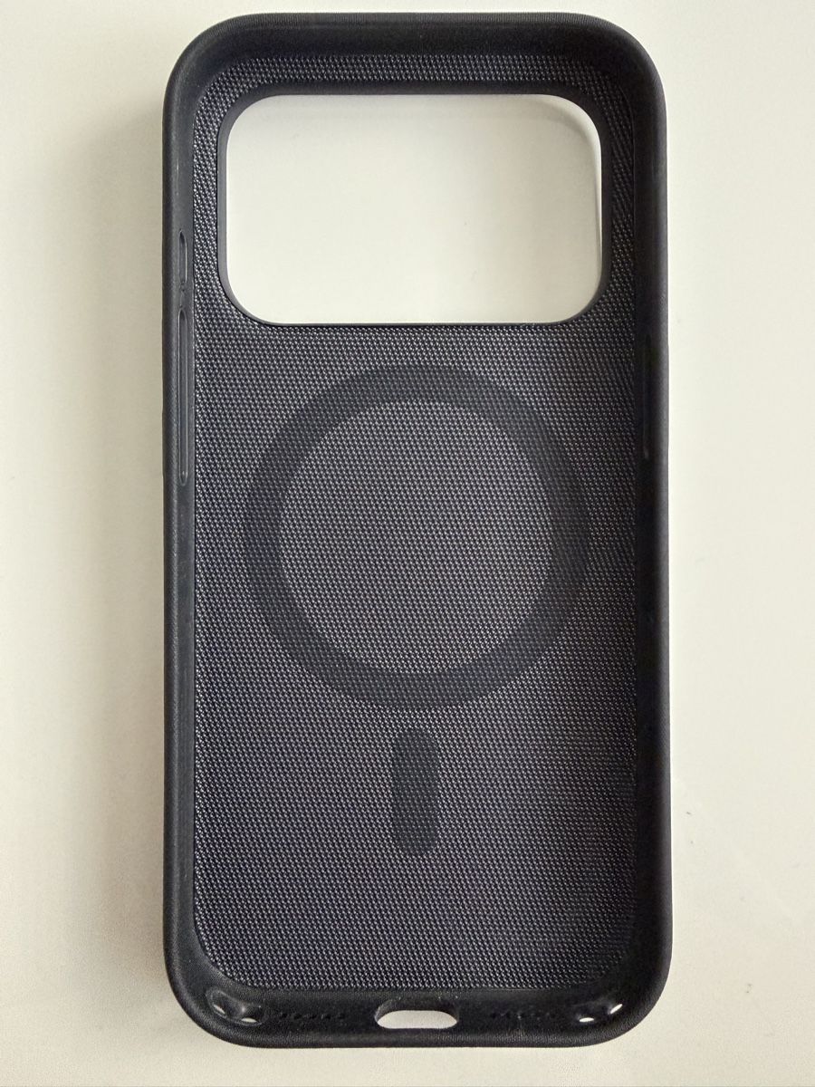 Apple Cover & Protezioni schermo: TechWoven Case iPhone 17 pro schwarz – Nuovo (secondo la descrizione) da Möhlin venduto da SabrinaRK86 1