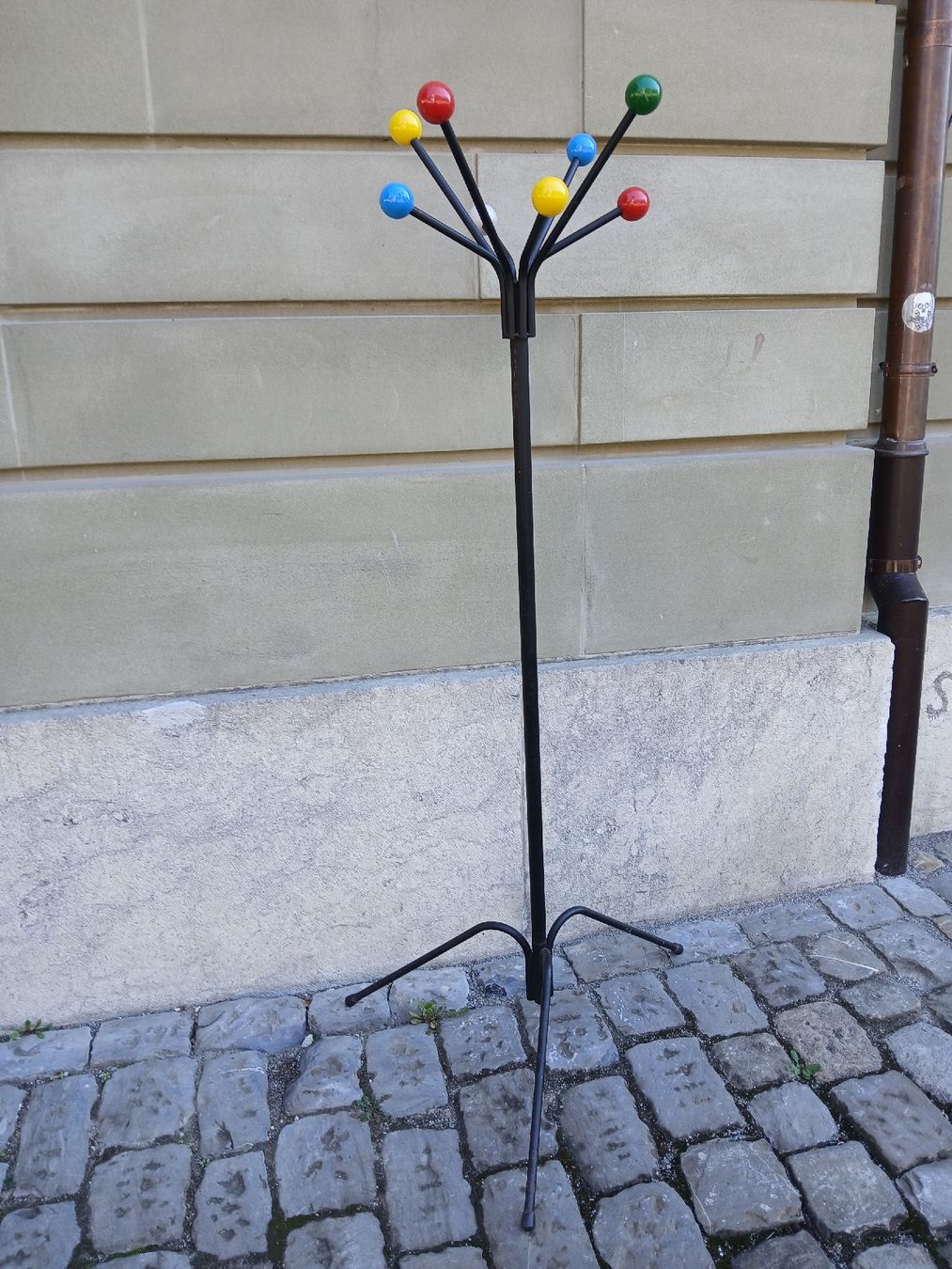 Garderobe: Sputnik Kleiderständer, Mid-century modern – Gebraucht aus Bern von MattePostBrocki 1