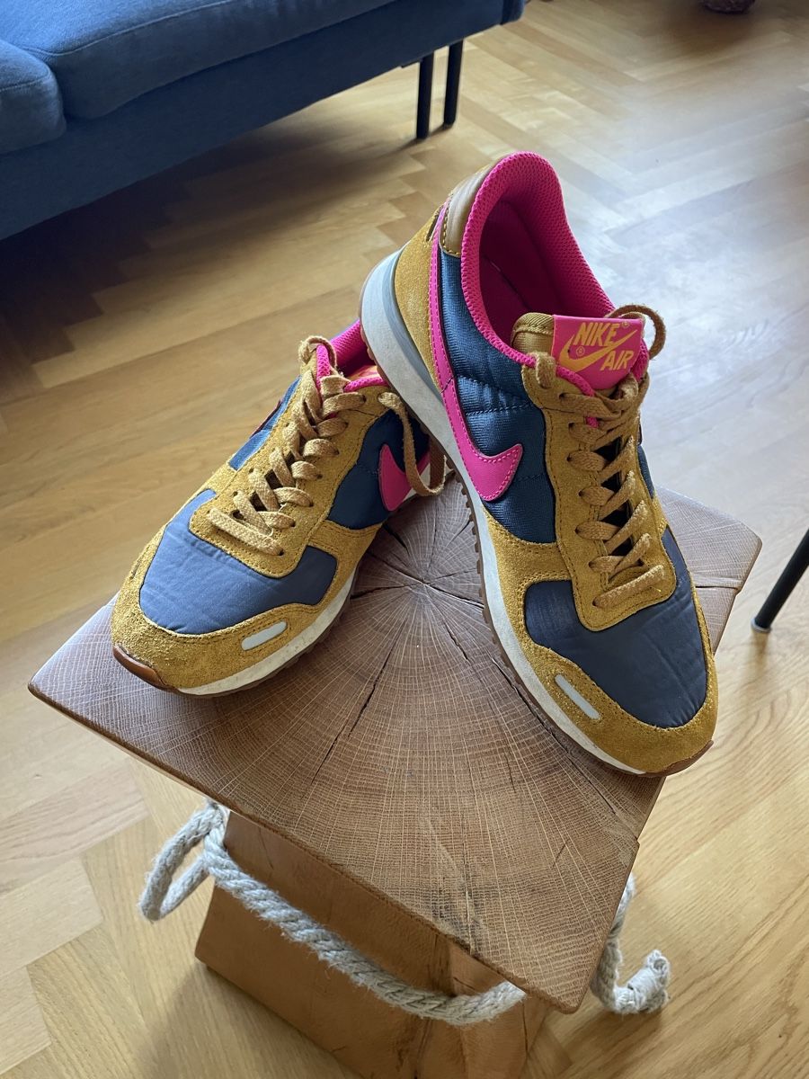 Nike Damenschuhe: Nike Internationalist, 38.5 – Gebraucht aus Basel von CCRosa