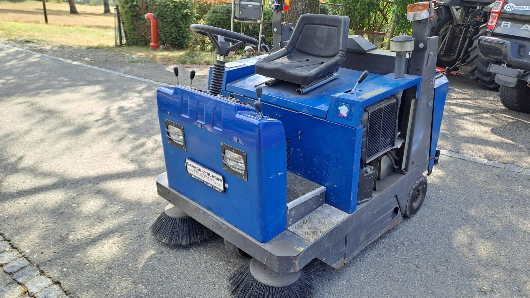 Tutte le macchine: Wischmaschine, Hydrostat, Pulimat – Difettoso da Oberrohrdorf venduto da Steffzg