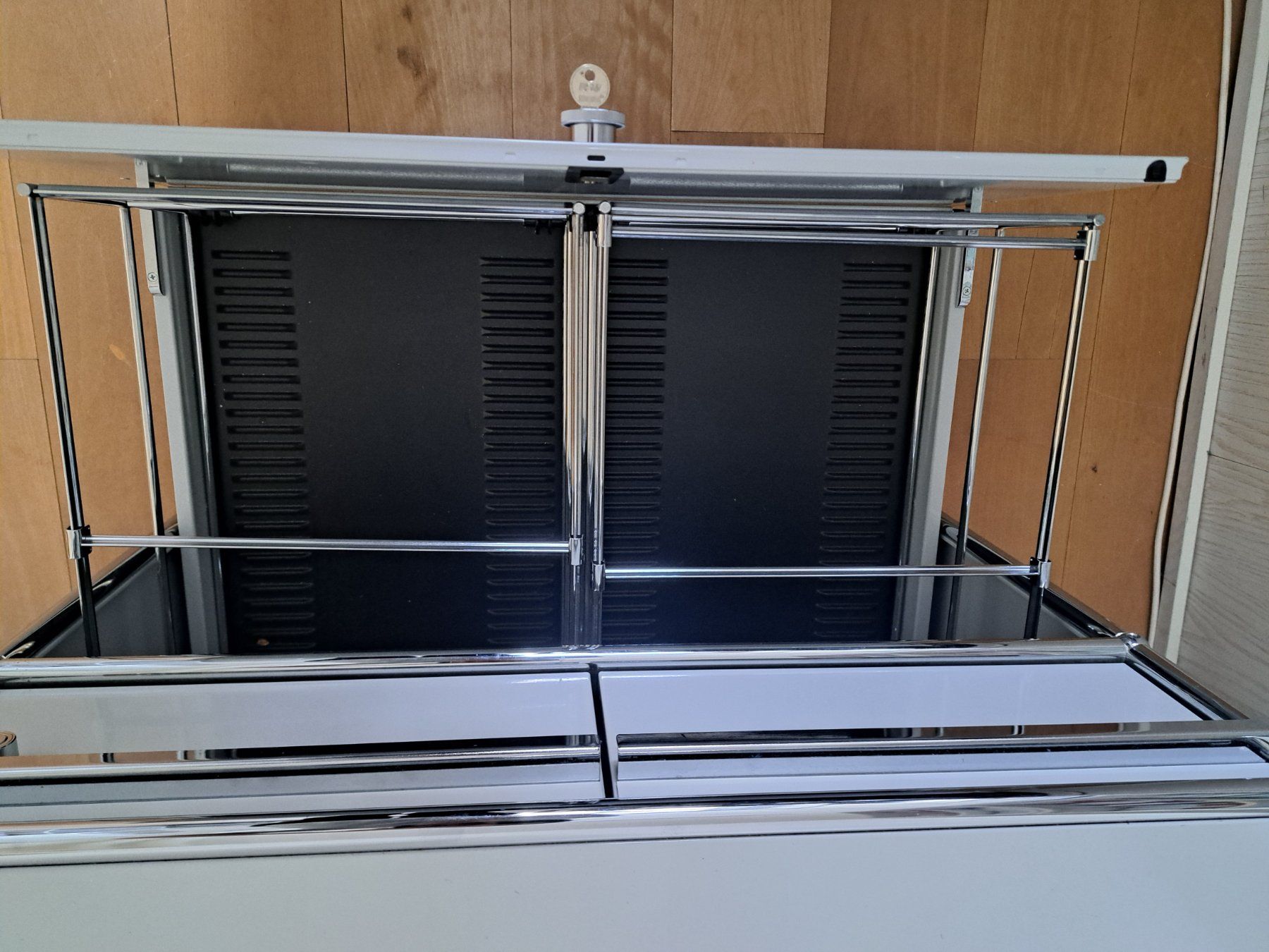 USM Banconi: Original USM Haller Rollcontainer 75 cm top Zustand – Usato da Uhwiesen venduto da Marthalen02 6