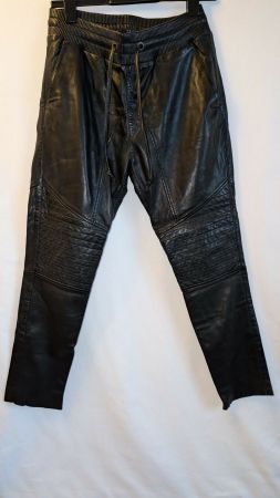 Hose schwarz Leder optik glanz Gr. 38 M