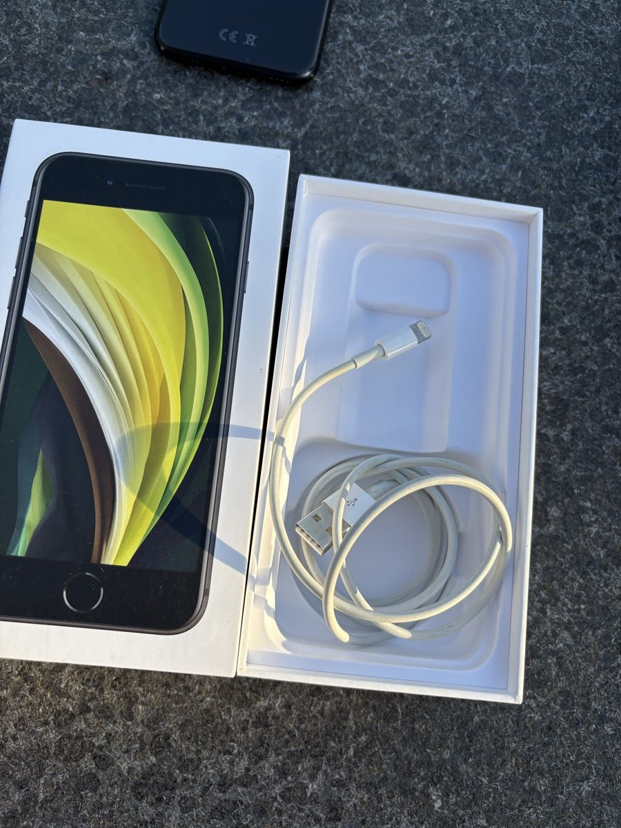 Apple Portables: Iphone SE, black, 128GB – D'occasion à Oberglatt ZH par hotess74 2
