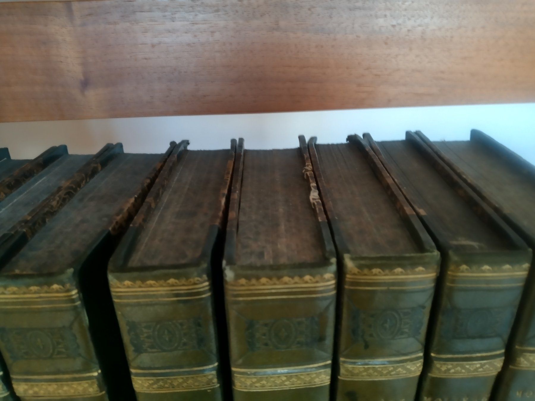 Libri: Oeuvres Complètes De Molière Avec Les Notes 1824-26 – Usato da Prez-vers-Siviriez venduto da Monija70 1