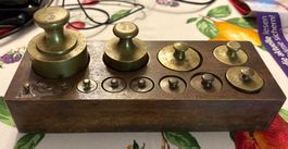 Messgewichte Set Messing Holzgehaeuse diverse Groessen ge...