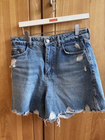 Zara Denim Shorts, Size EUR 38, summer style, frayed hem