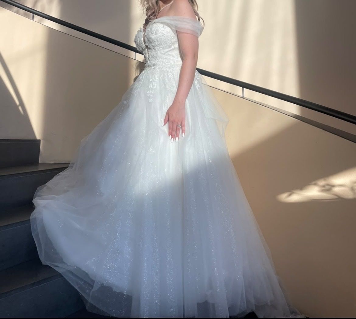 Robes: Brautkleid Glitzer Tüll A-Linie – Neuf (Voir description) à Itingen par Debii7 1
