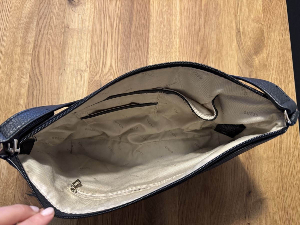 Guess Borse da donna: Guess Tasche schwarz – Usato da Buchrain venduto da Jasikistler 6