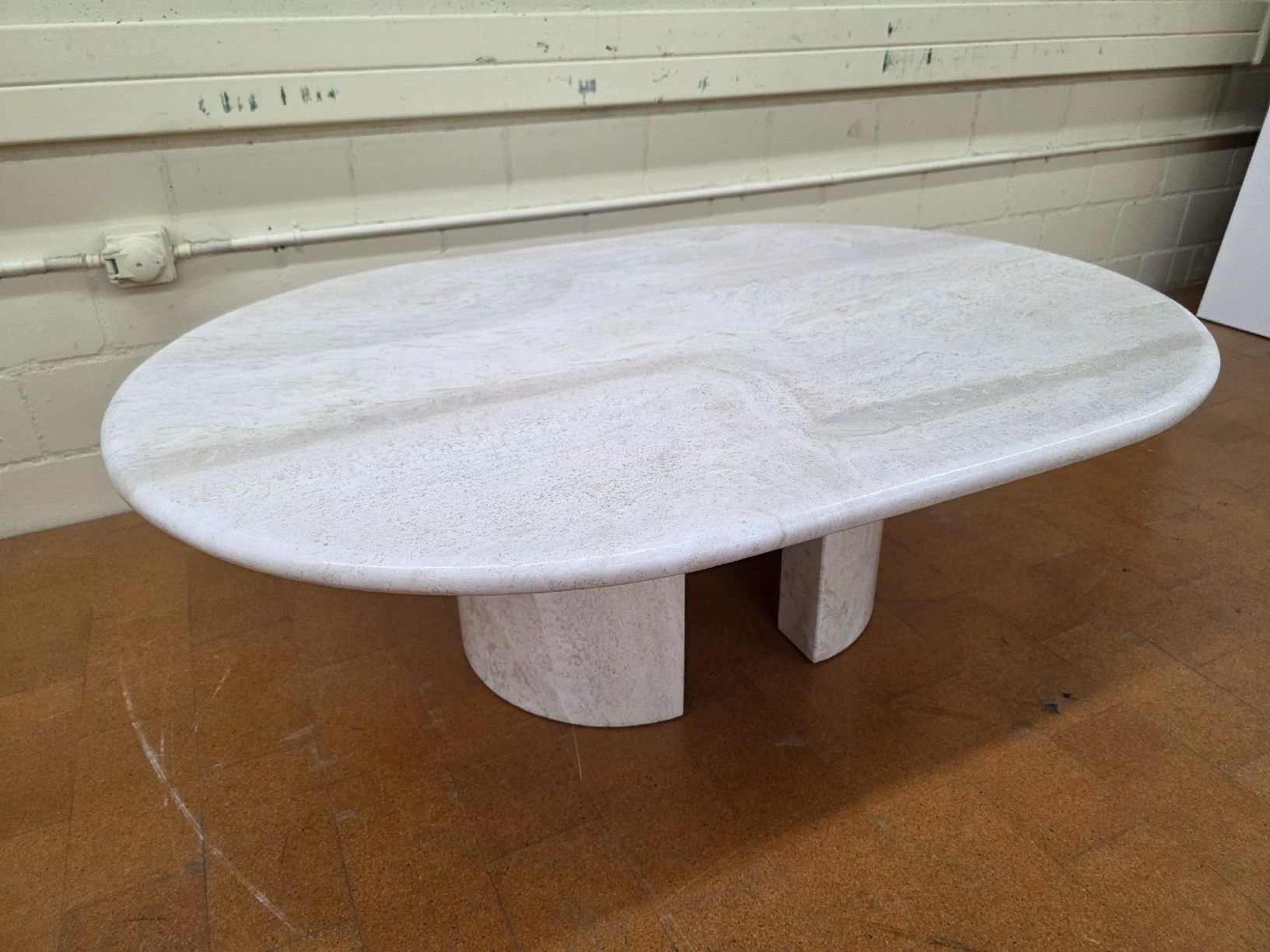 Tische: Designer Couchtisch aus Travertin  – Gebraucht aus Lichtensteig von Polsterwerk 4