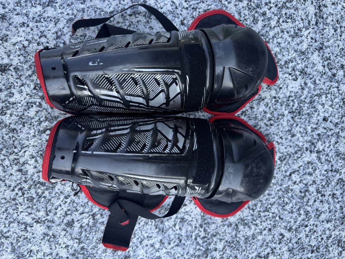 Ccm Schutz & Schoner: CCM Schoner Junior 12 Zoll / 30 cm  – Gebraucht aus Horriwil von kreidlerkari 2