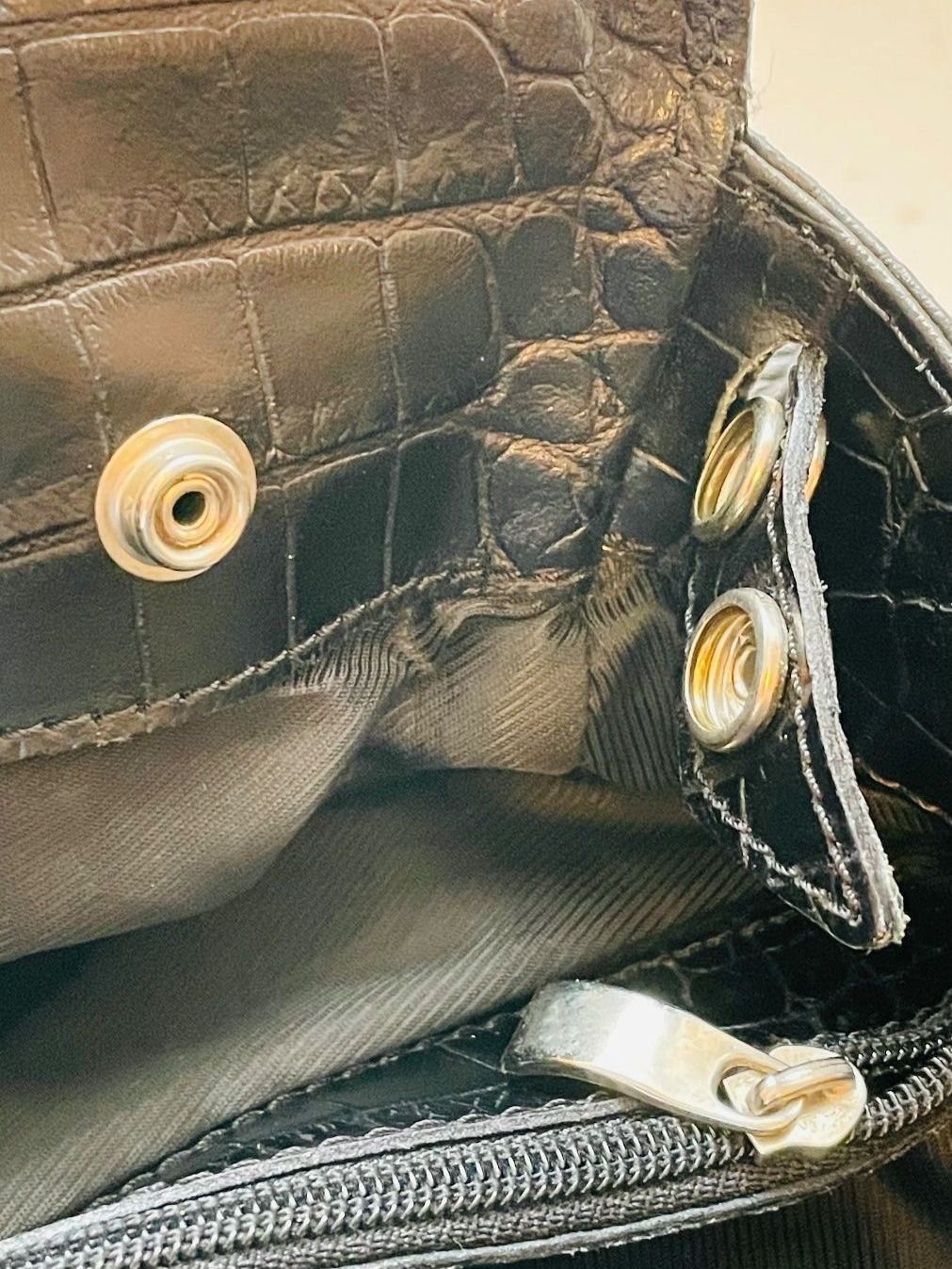 Taschen für Damen: Borsa effetto_coccodrillo, elegante e spaziosa – Gebraucht aus Savosa von Accipe_Oblatam 6