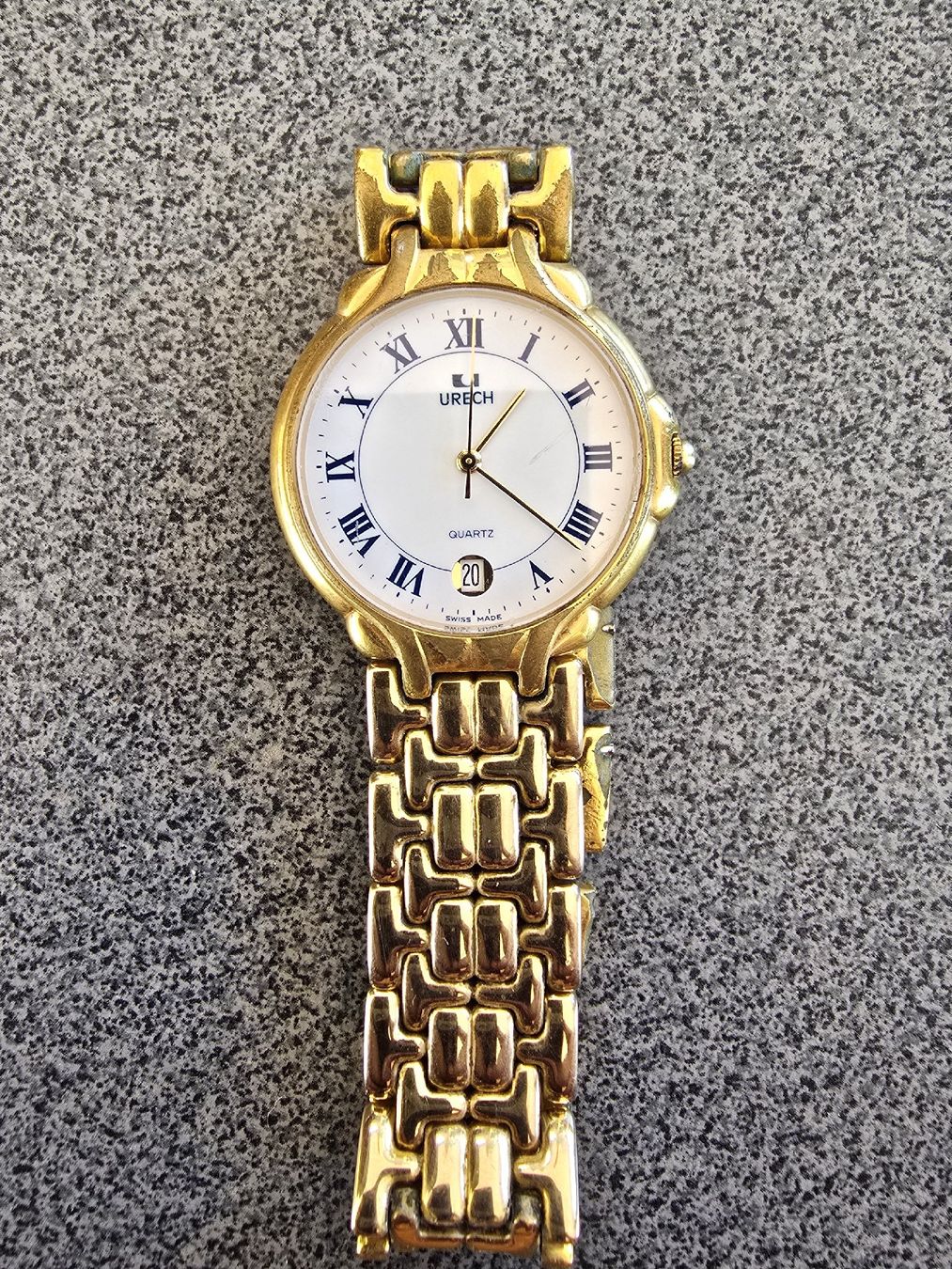 Uhren: Armbanduhr URECH Quartz Goldfarben Datum  – Gebraucht aus Domat/Ems von Coc87