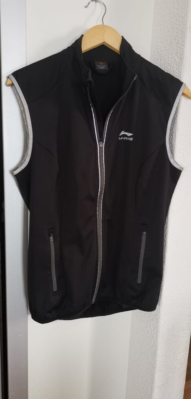 Gilets & Westen: Weste, Gilet Li-ning, Grösse 48 S – Gebraucht aus Uetendorf von Heyhey3661