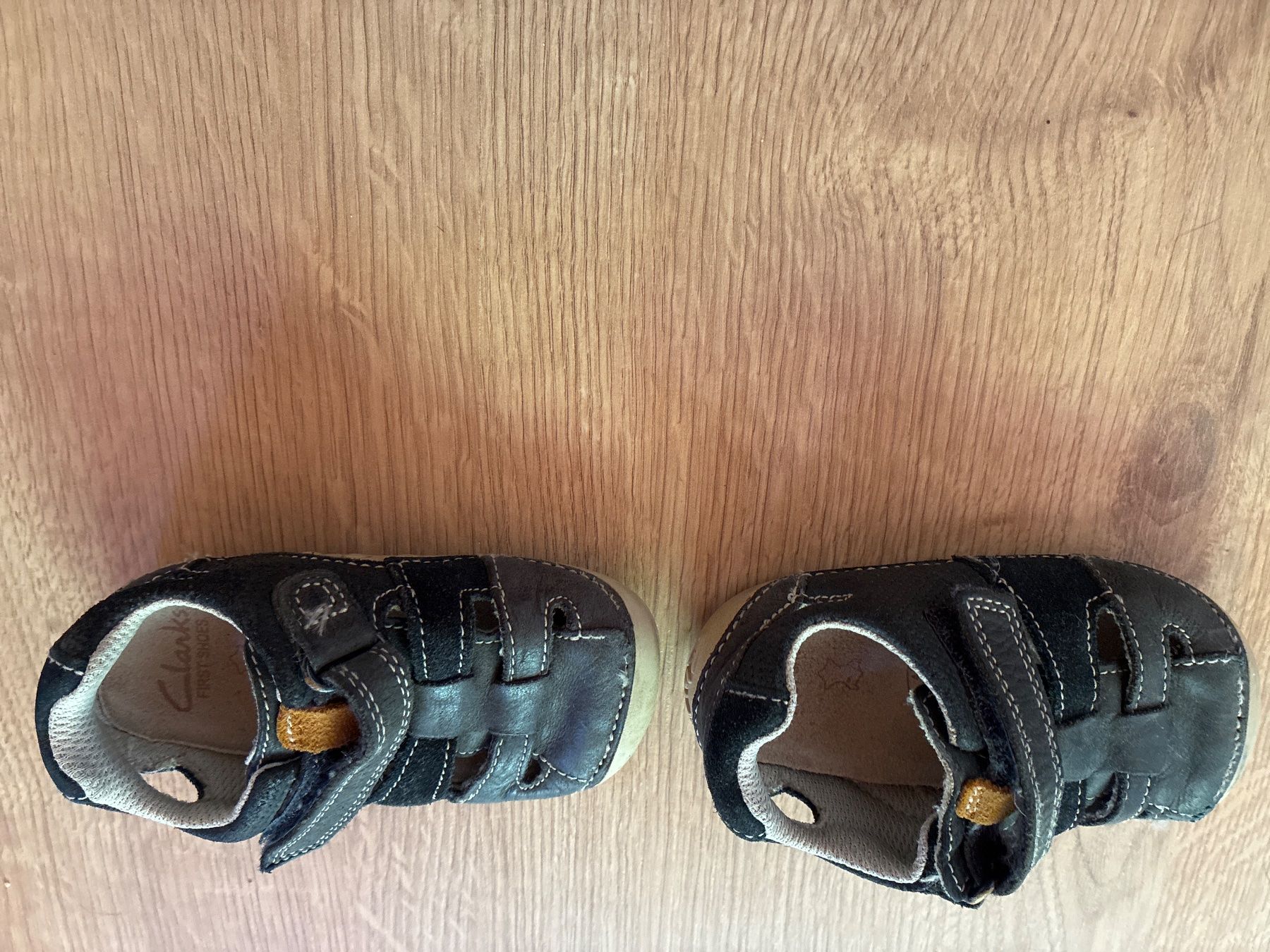Scarpe per ragazzi: Sandalen Clarks First Shoe, Grösse 20 – Usato da Eggenwil venduto da mic_b5l2 3