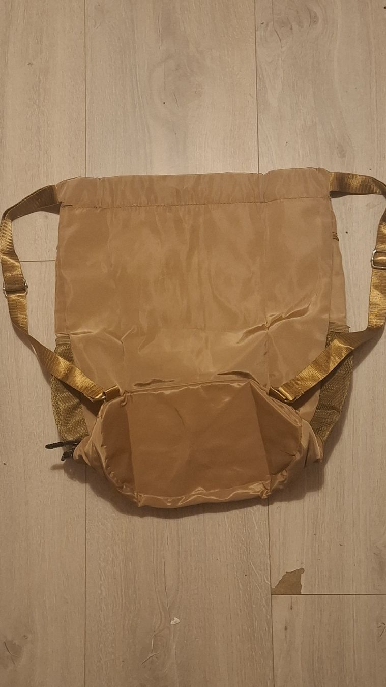 Rucksäcke: Sac sport doré  – Neu und originalverpackt aus Meyrin von Maribel81 1