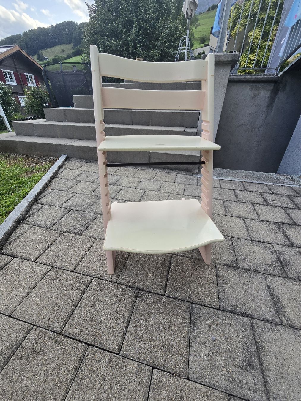 Stokke Seggioloni: STOKKE Tripp Trapp Hochstuhl – Usato da Mitlödi venduto da juze
