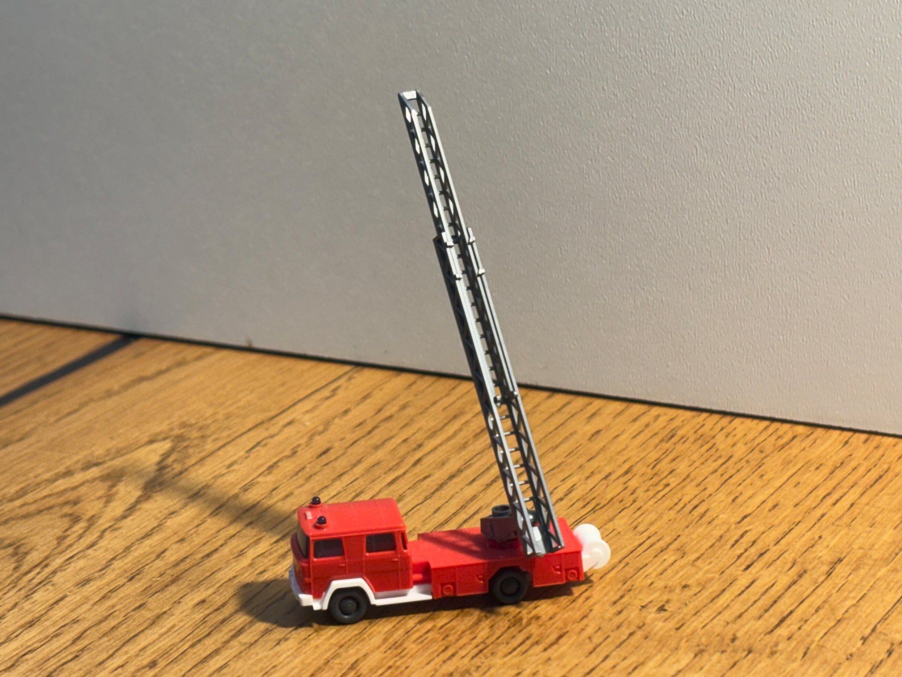 Modelleisenbahnen: M1222: Feuerwehr (Spur N) – Gebraucht aus Birsfelden von Birs_25 2
