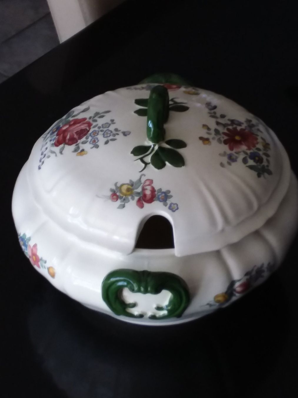 Villeroy & Boch Coupes: Soupière Villeroy & Boch, contenance 2 litres. – D'occasion à La Chaux-de-Fonds par achillea01 1