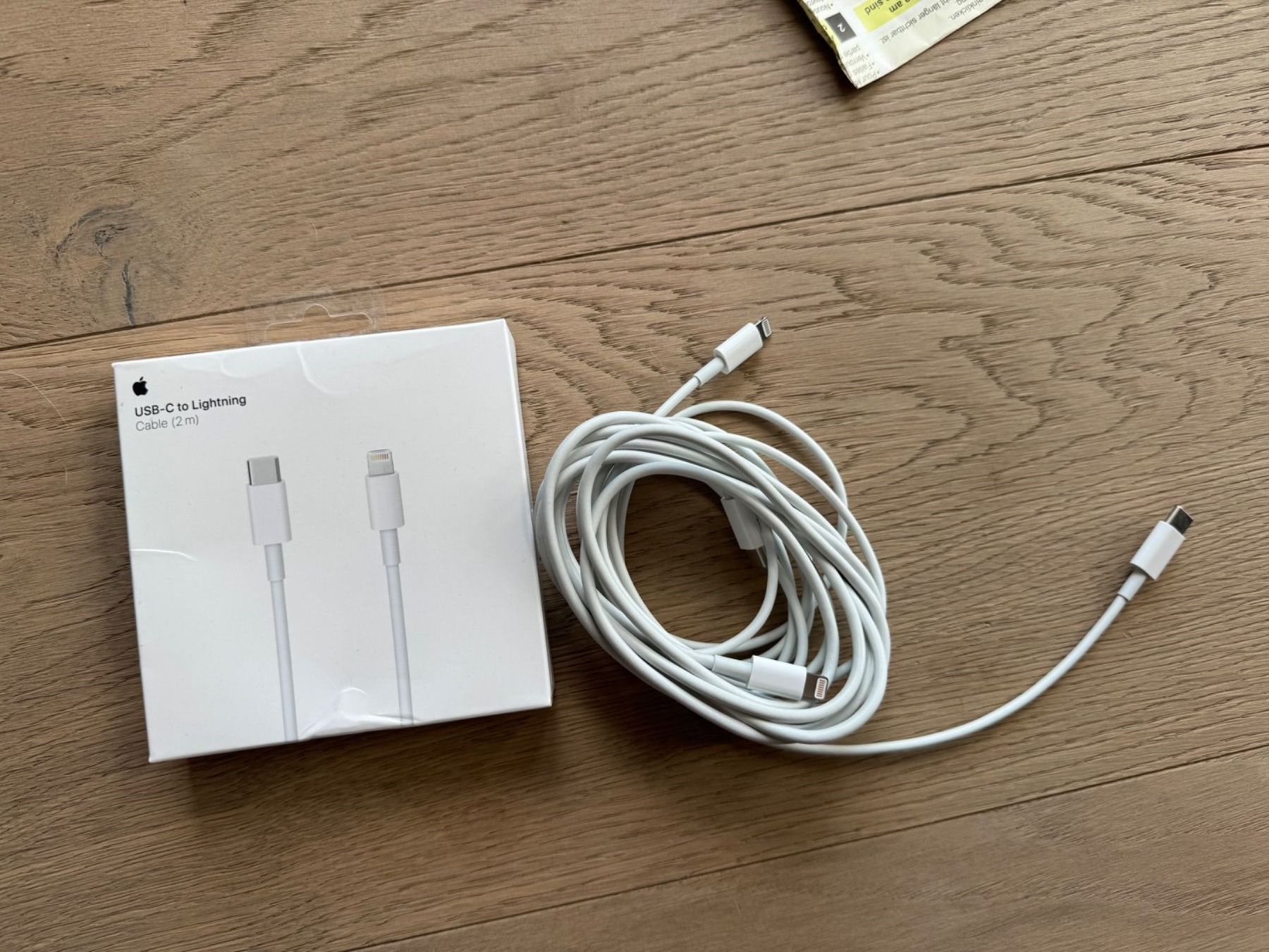 Apple Cavi: Apple USB-C zu Lightning Kabel – Nuovo (secondo la descrizione) da Schindellegi venduto da LeWinterli