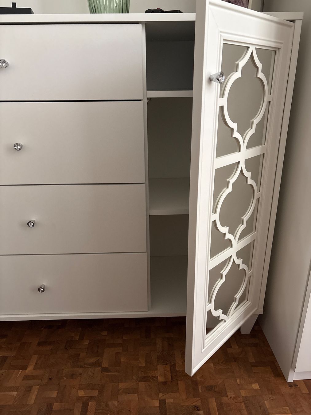 Kommoden: Schöne Kommode mit Spiegeltüren in weiss – Gebraucht aus Basel von lau_xdq2 3