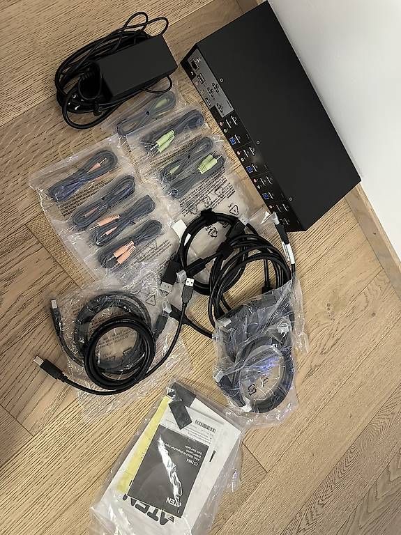 Hub & Switch: Aten CS1964 KVM Switch – Usato da Horw venduto da Marafiki 3