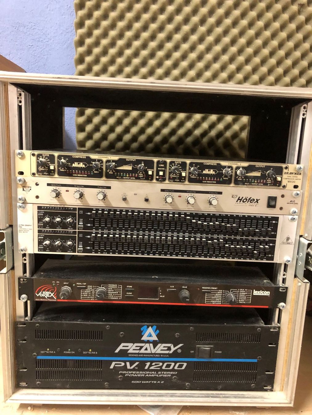 Autres accessoires: Rack mit Endstufe und Prozessoren im Koffer – D'occasion à Laupersdorf par TaBeK1974 2