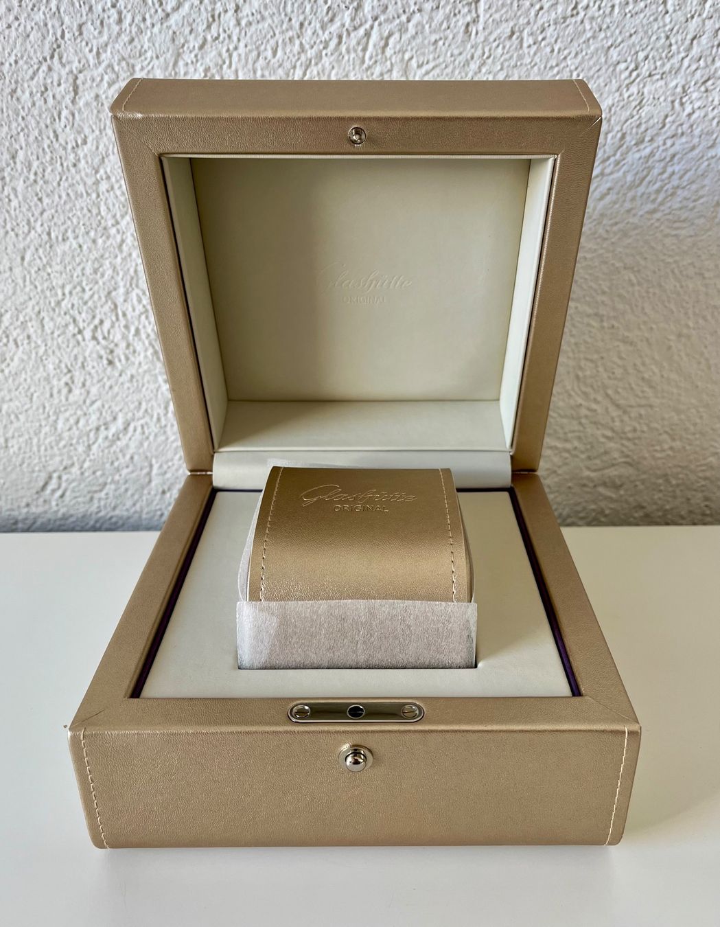 Glashütte Boîtes de montres: 👍 Rare boîte Glashütte Original neuve 👍 – Neuf avec emballage d'origine à Genève par Lalili 2