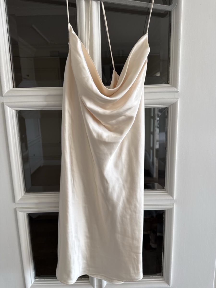 Kleider: Robe M – Gebraucht aus geneve von gro_7mmx