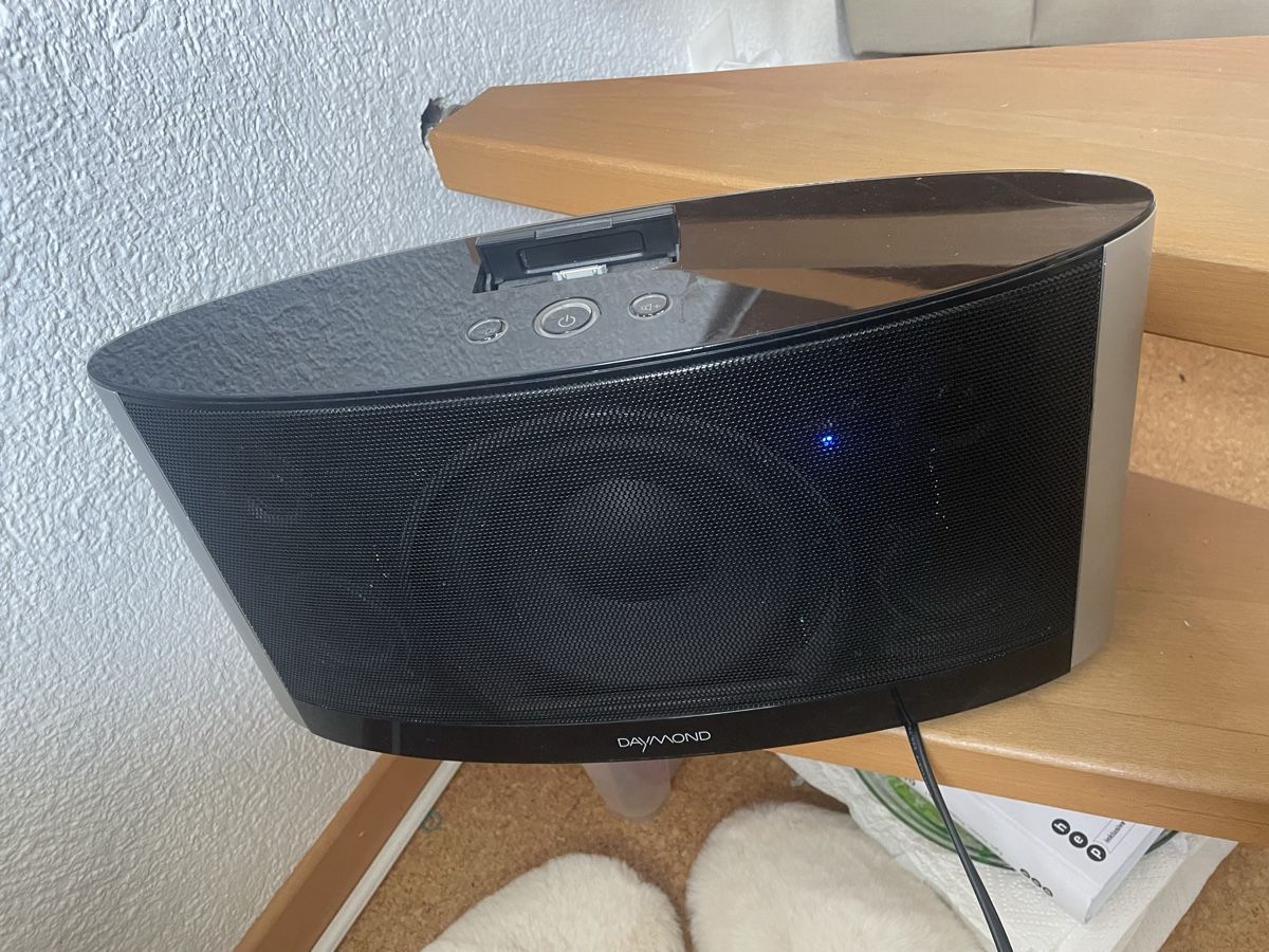 Docking station: Daymond Lautsprecher/Docking für Iphone – Usato da Sins venduto da 77_gina_77