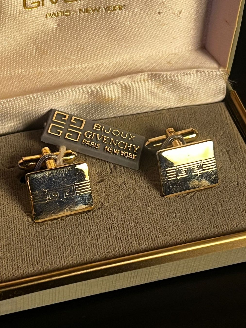 Givenchy Gemelli: Givenchy Paris Vintage Cufflinks mit Etui – Nuovo (secondo la descrizione) da Winterthur venduto da Dejv