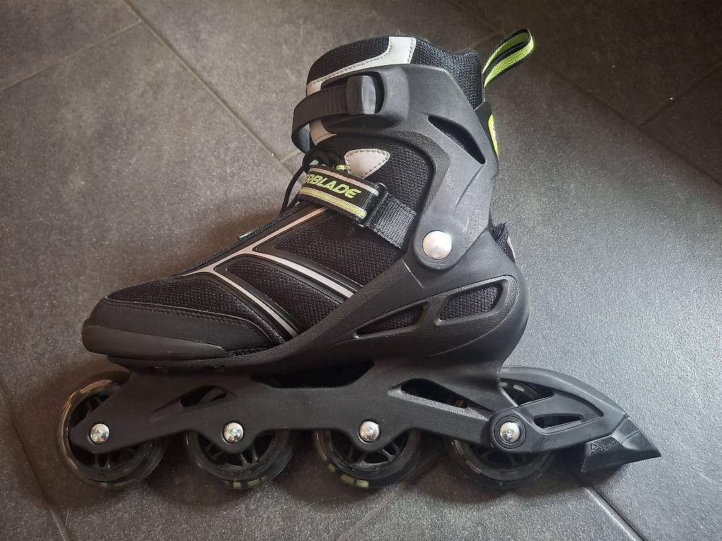 Pattini in linea & Pattini a rotelle: Rollerblades neuwertig Gr.44 – Usato da Reutigen venduto da Anita1234