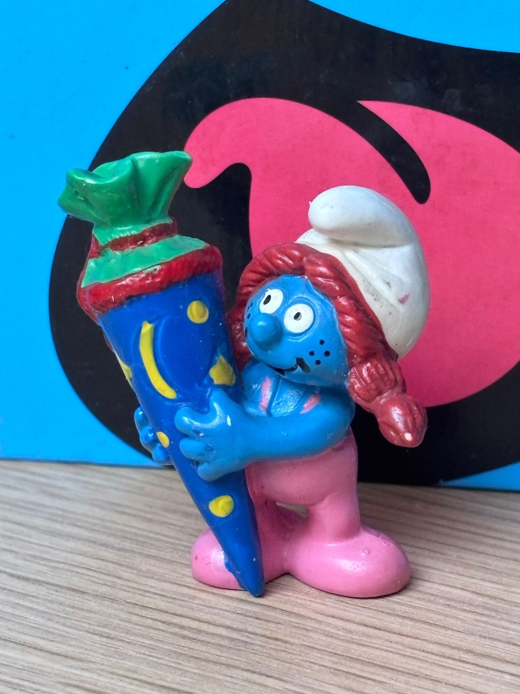 Schleich Figurines: Schlumpfine / Sasette mit Schultüte – D'occasion à Lyss par Duckszone