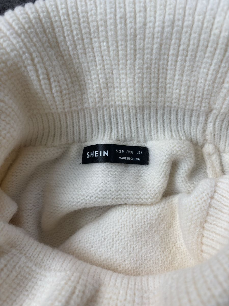 Maglioni & Felpe: Sweater cream size M off-shoulder ribbed – Nuovo (secondo la descrizione) da Wichtrach venduto da Re_Fit 1