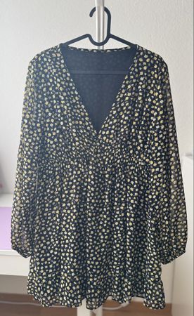 Blumenkleid schwarz mit gelben Blumen Grösse M
