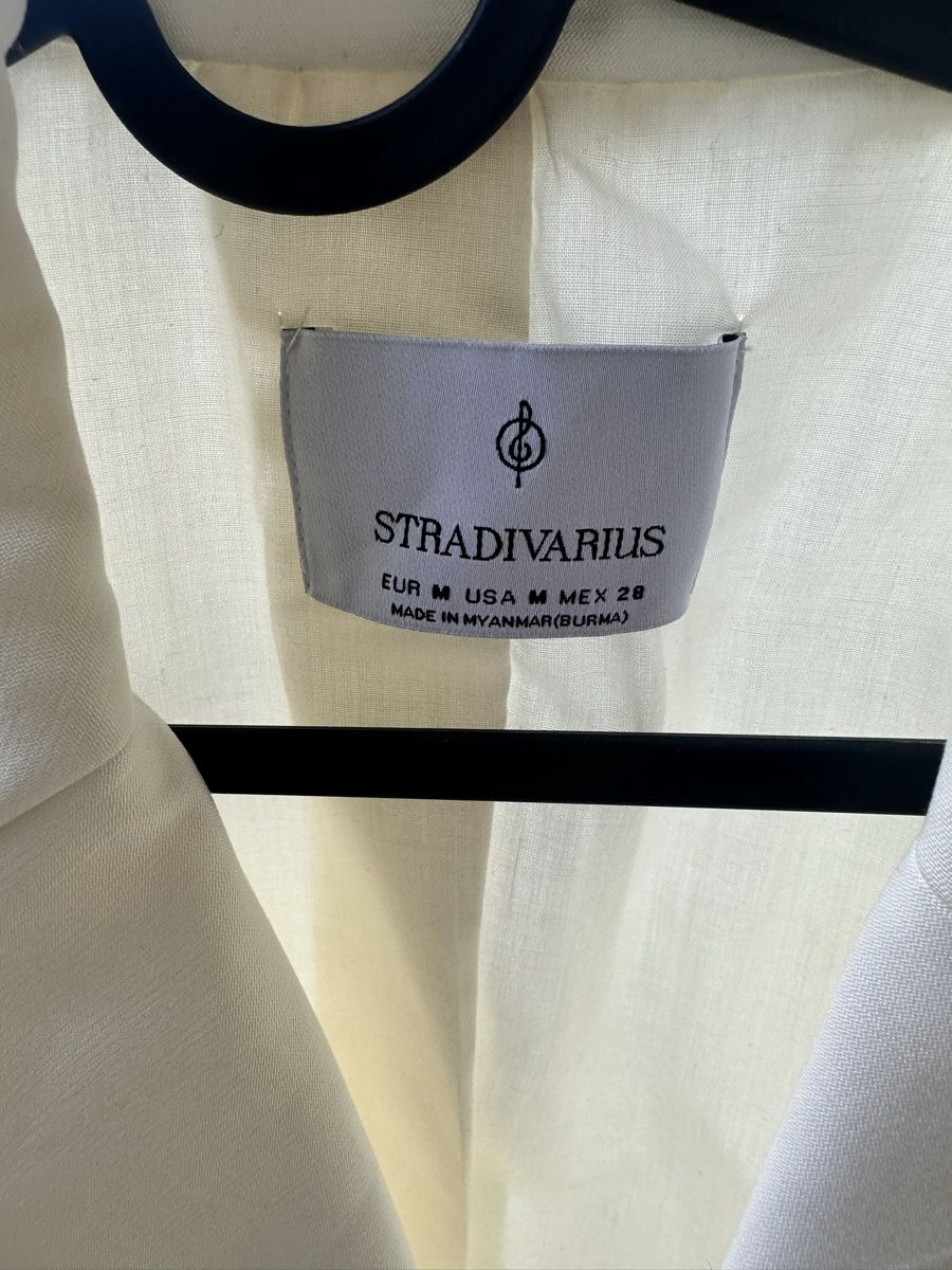 Stradivarius Giacche: Blazer court Stradivarius taille M neuf – Nuovo e nell'imballaggio originale da Plan-les-Ouates venduto da aur_z5pj 4