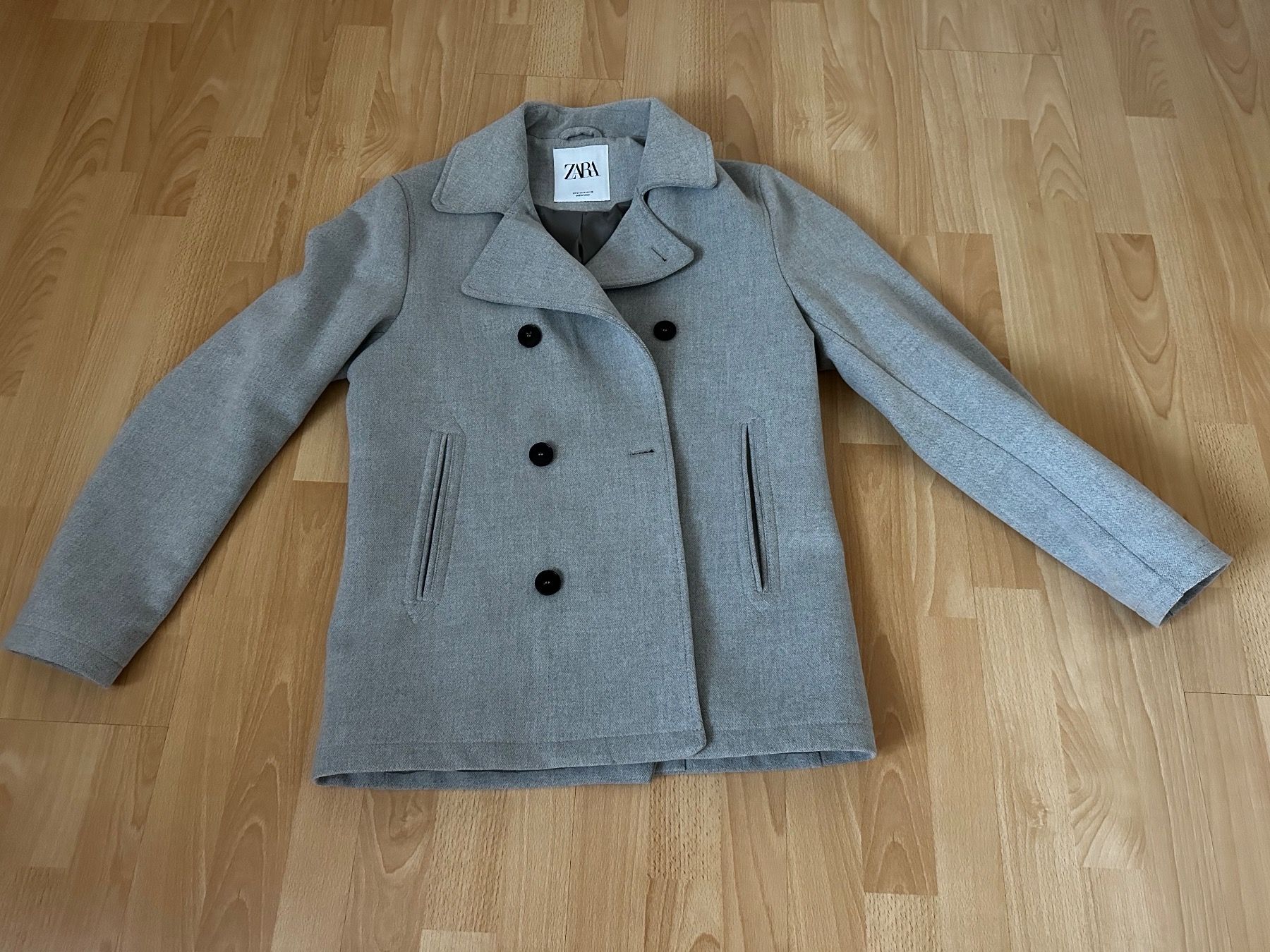 Zara Jacken: Jacke / Mantel grau/ Zara – Gebraucht aus Chur von Sim7000 1