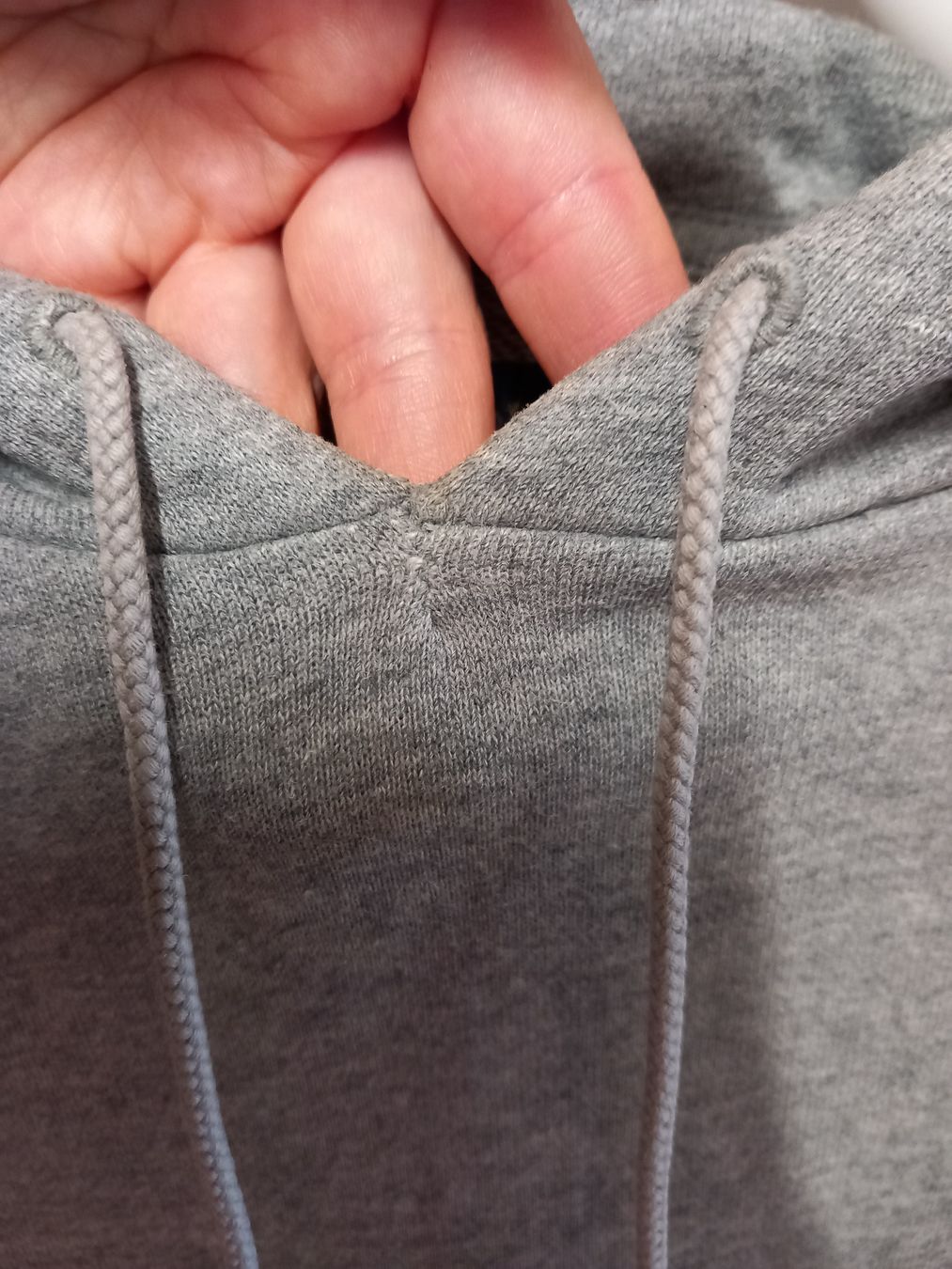 Fred Perry Pulls & Sweat-shirts: Fred Perry Hoodie Kapuzenpullover Gr.L, hellgrau – D'occasion à Gwatt (Thun) par umwelt-brocki 5