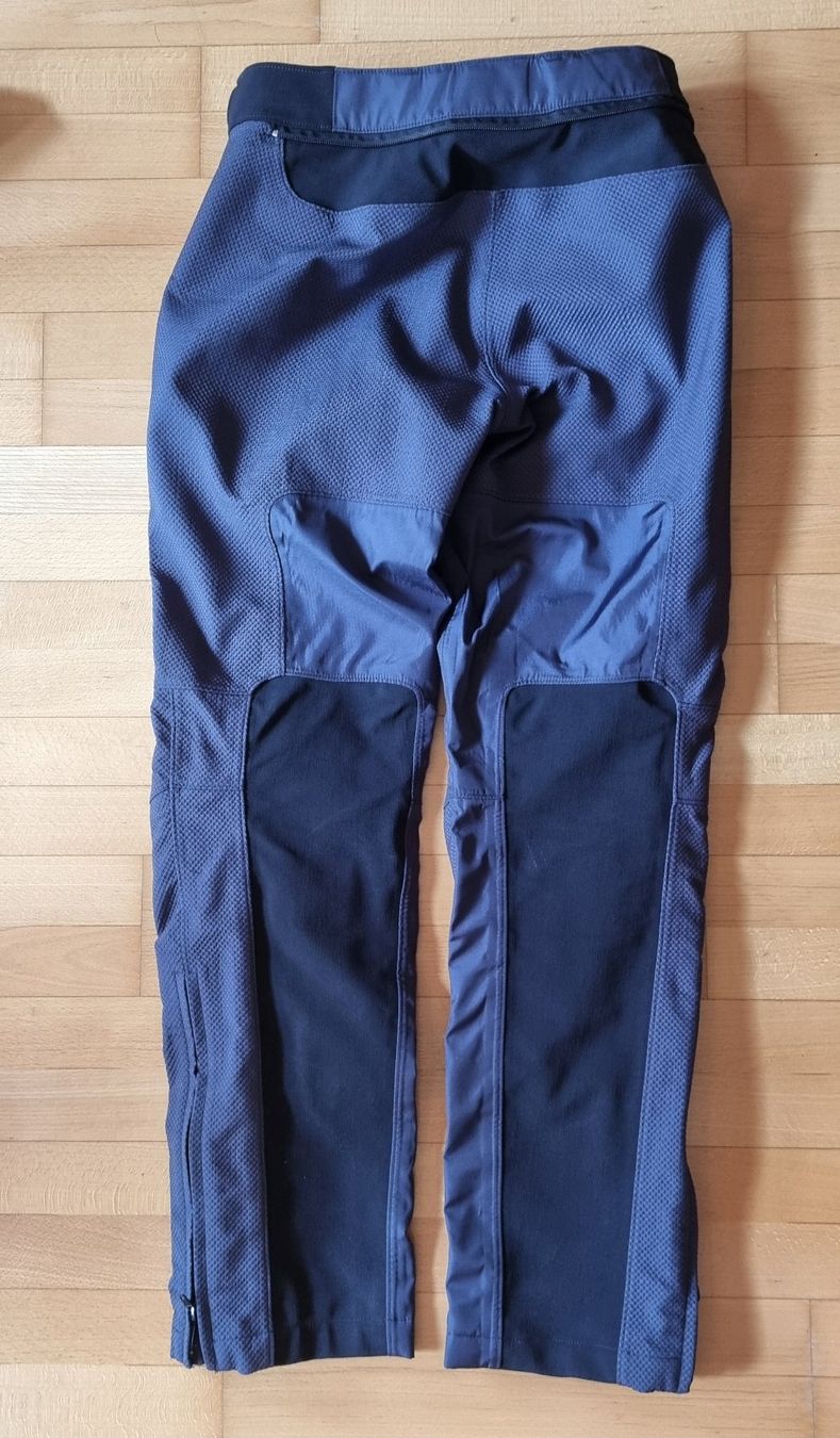 BMW Pantaloni: Elegante BMW Motorradhose "Light 'n Easy" - Größe 40 – Usato da Wetzikon ZH venduto da Lsm 1