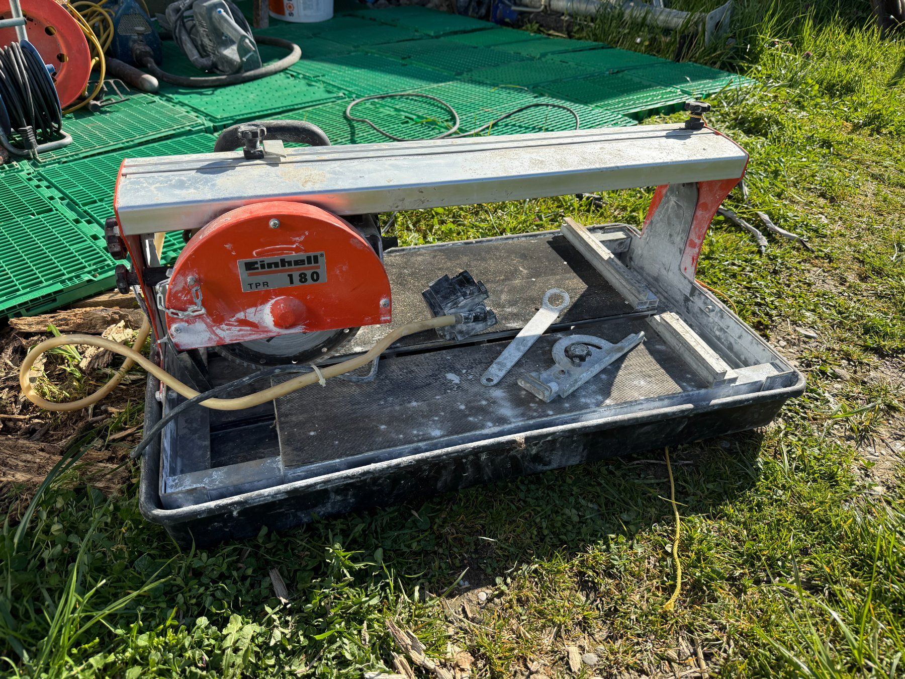 Einhell Tutte le macchine: coupe-carrelage radial Einhell TPR 180. – Usato da Etoy venduto da mds1110