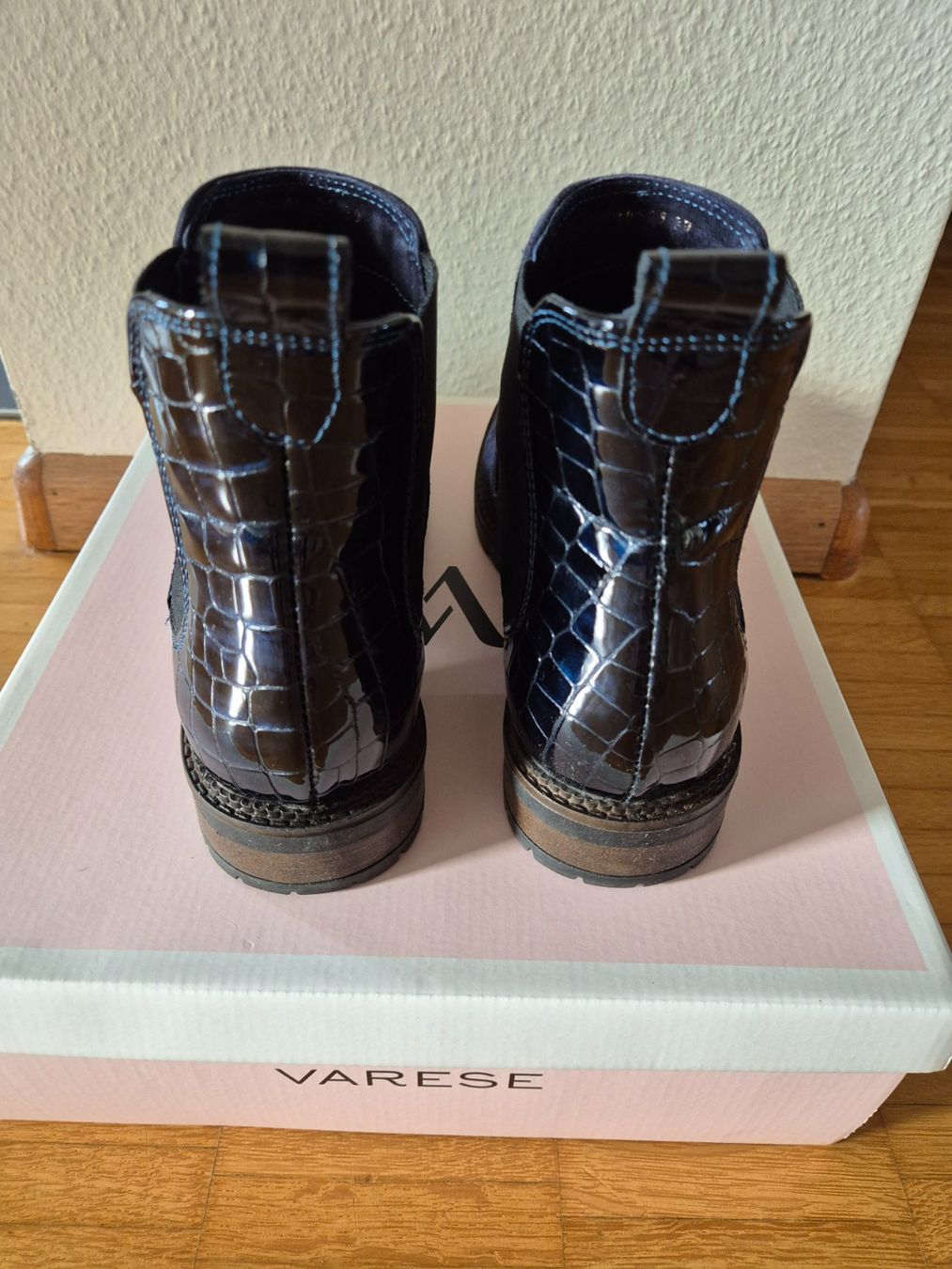 Scarpe da donna: Chelsea Boots, Gr. 39 – Nuovo (secondo la descrizione) da Muttenz venduto da Subito11 1