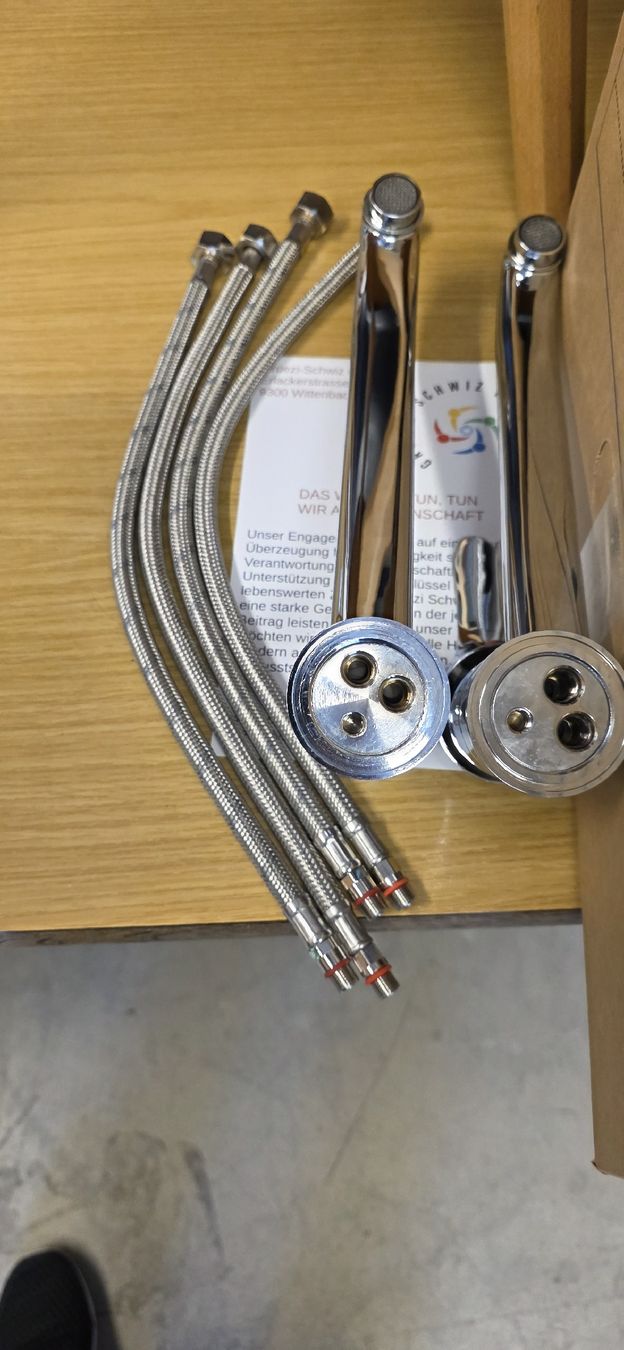 Rubinetteria: 2 Stück Armaturen Set Chrom neu – Nuovo (secondo la descrizione) da Wittenbach venduto da gruezi-schwiz 2