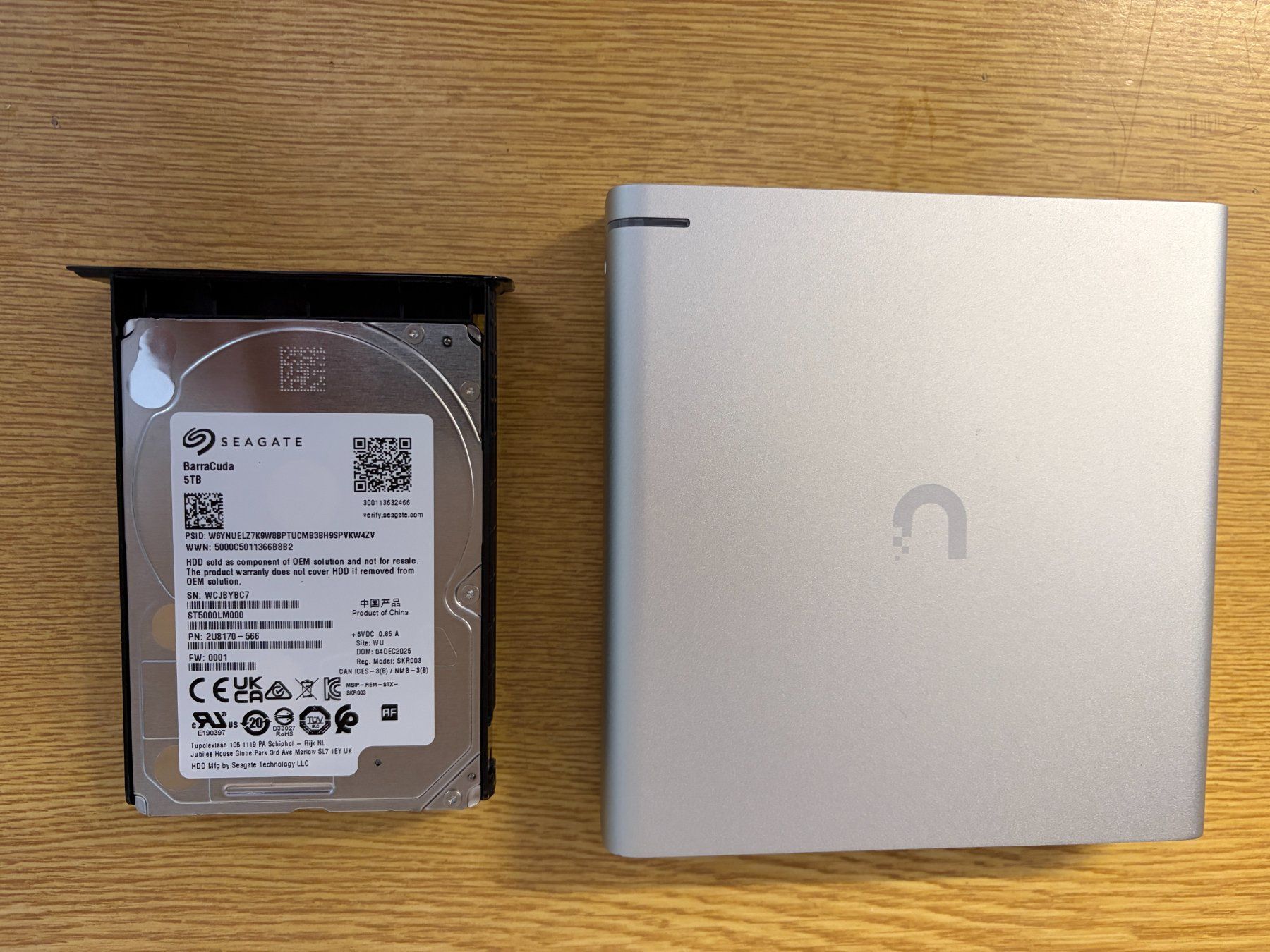 Ubiquiti Server: Ubiquiti UniFi CloudKey Plus + Seagate BarraCuda 5 TB HDD – Gebraucht aus Appenzell von kar_9zkk 1