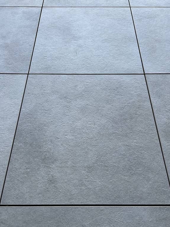 Rivestimenti per pavimenti: Platten für Balkon  – Usato da Allschwil venduto da Haffelow 2