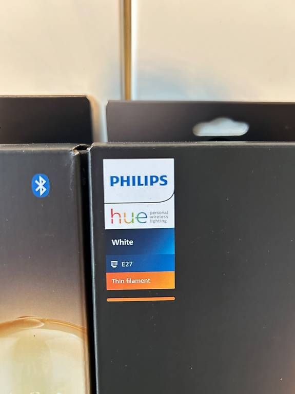 Philips Lampade: Philips Hue Thin Filament E27 580l 2100K 7.2W – Usato da Uster venduto da Marius_86 1