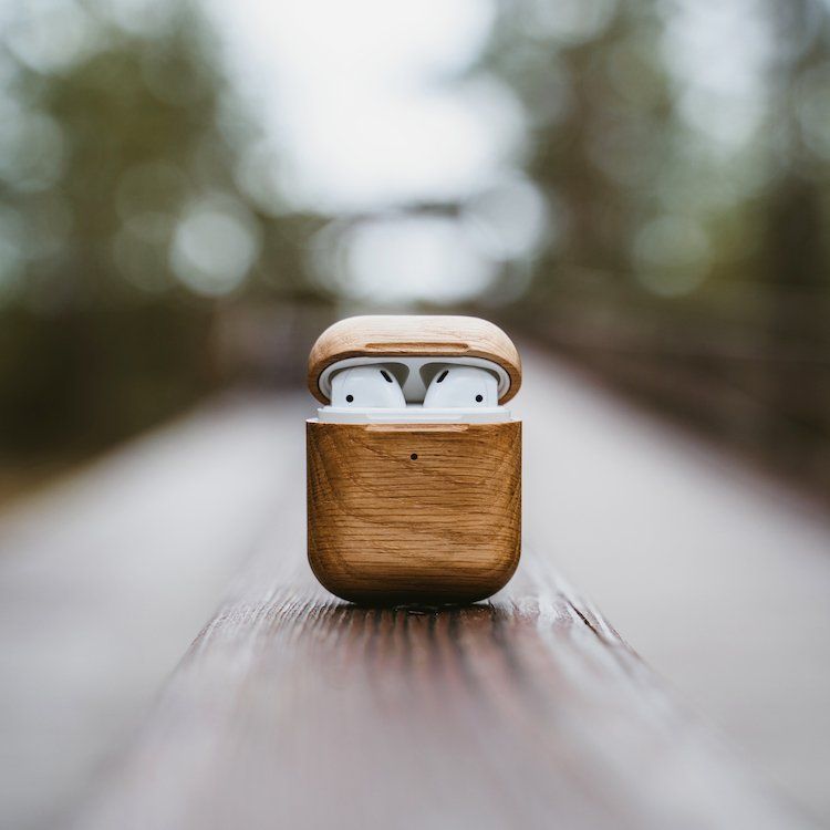 Apple Covers & Schutzfolien: AirPods Cases aus Eiche von Oakywood – Neu und originalverpackt aus Meilen von kleisi01 5