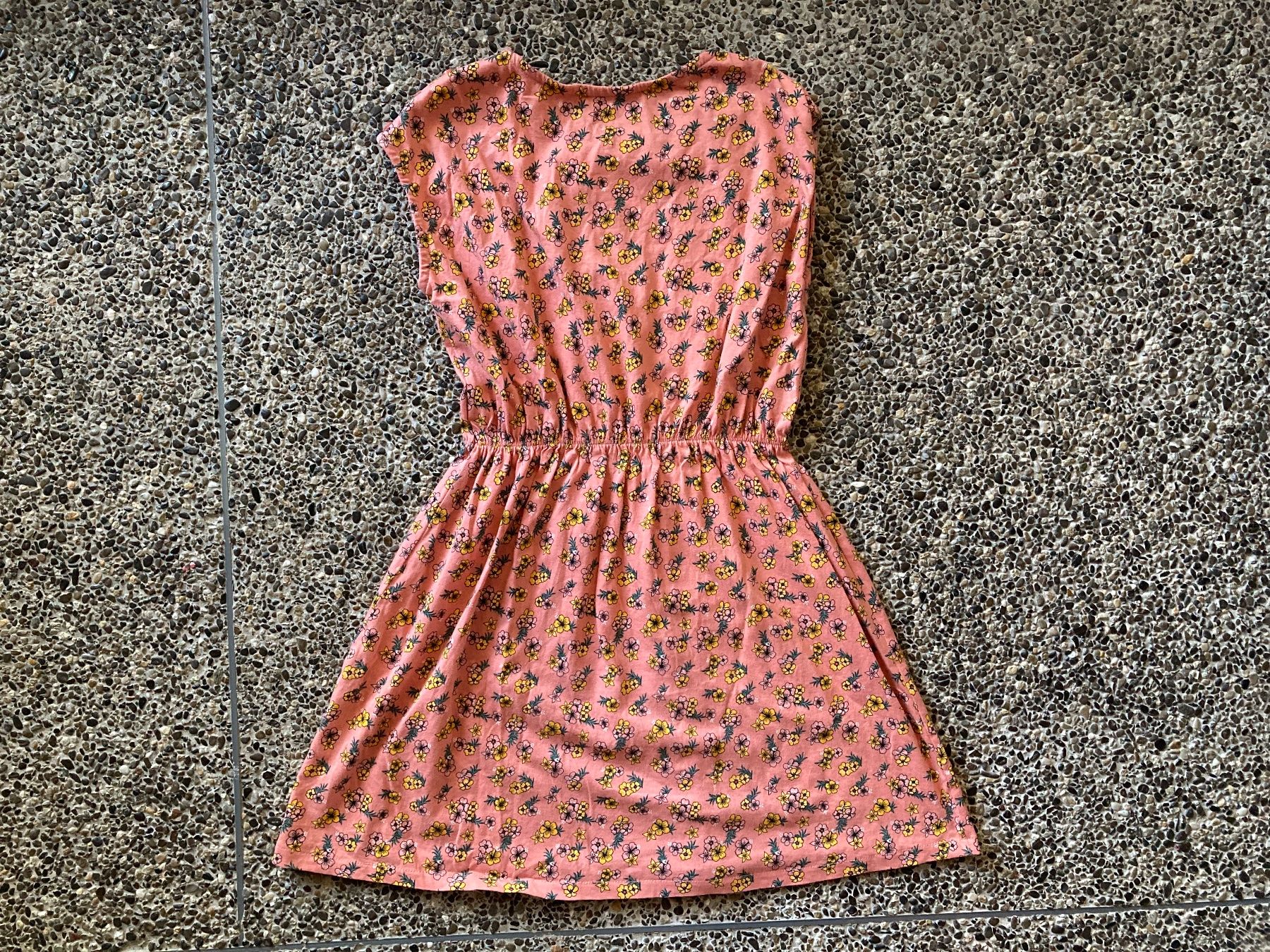 C&A Robes et jupes: Röckli / Kleid Blumen, Gr. 140 – D'occasion à Aetingen par Nadinsky 2