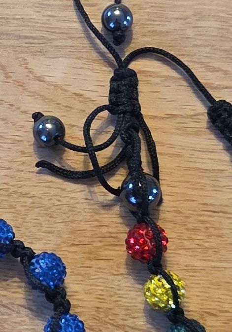 Bracciali & Braccialetti: Bracelet perles multicolores, état acceptable – Usato da Ste-Croix venduto da jaune78 1